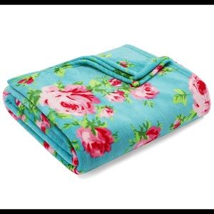 Betsey Johnson Floral blanket throw